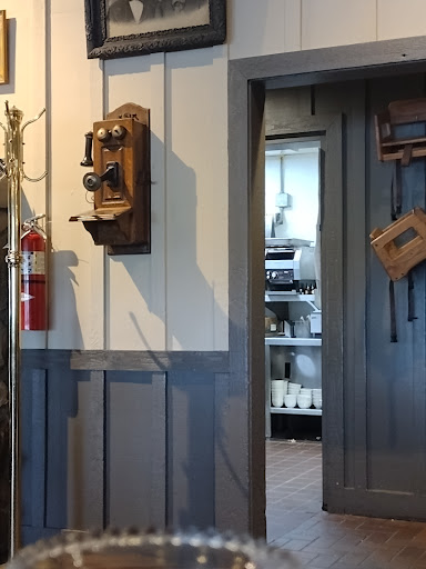 American Restaurant «Cracker Barrel Old Country Store», reviews and photos, 45525 N Interstate 94 Service Dr, Belleville, MI 48111, USA