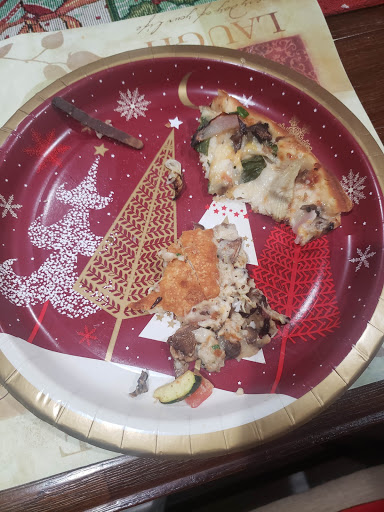 Round Table Pizza image
