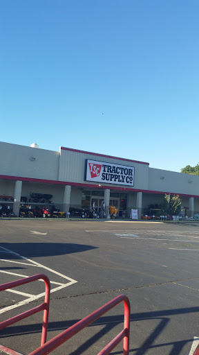 Tractor Supply Co., 1150 W 9th St, Russellville, KY 42276, USA, 