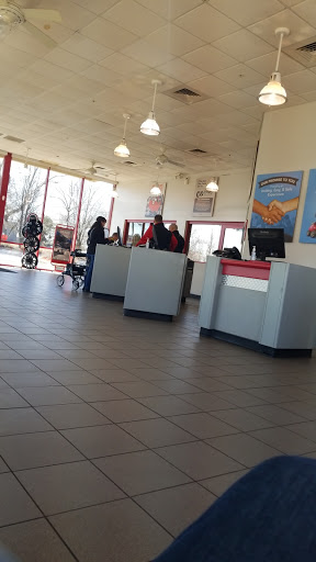 Tire Shop «Discount Tire Store - Aurora, IL», reviews and photos, 2445 Augusta Way, Aurora, IL 60506, USA