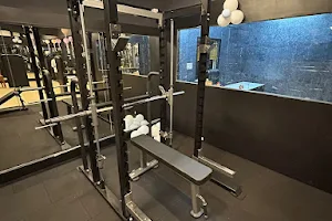 Body garage fitness studio image