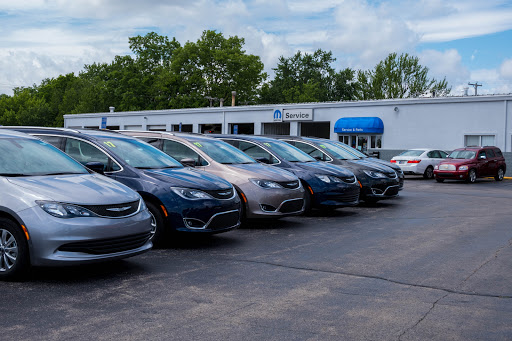 Car Dealer «Bill Gaddis Chrysler-Dodge-Jeep-Ram», reviews and photos, 1717 Wheeling Ave, Muncie, IN 47303, USA