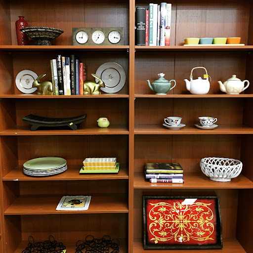 Thrift Store «St. Matthew’s Thrift Shop», reviews and photos, 2812 Main St, Santa Monica, CA 90405, USA