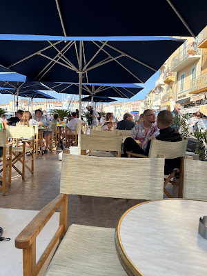bistrot du port à Saint-Tropez