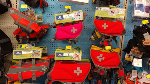 Pet Supply Store «PetSmart», reviews and photos, 10164 Colerain Ave, Cincinnati, OH 45251, USA