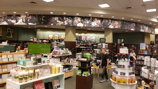 Book Store «Barnes & Noble», reviews and photos, 230 Main St, White Plains, NY 10601, USA