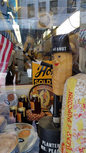 Nut Store «Peanut Shoppe Main Street», reviews and photos, 24 S Main St, Memphis, TN 38103, USA