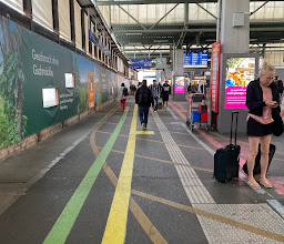 Stuttgart Hauptbahnhof (oben) photo
