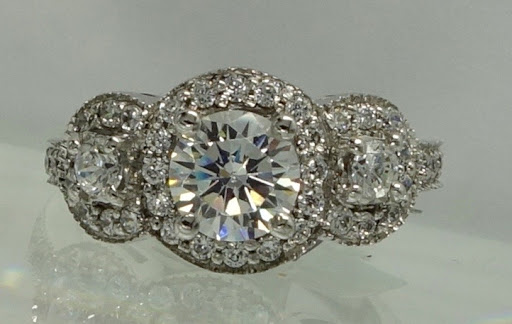 Jewelry Store «Mission Hills Gallery Fine Jewelers», reviews and photos, 2678 Mowry Ave, Fremont, CA 94538, USA