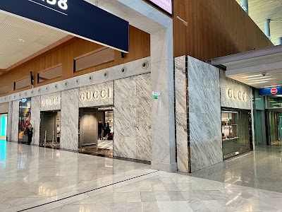 Gucci - Aéroport Paris Charles de Gaulle à Roissy-en-France