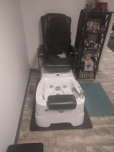 Beauty Salon «Deja Vu Boutique & Dezign Salon», reviews and photos, 131 Genesee St #2, Auburn, NY 13021, USA