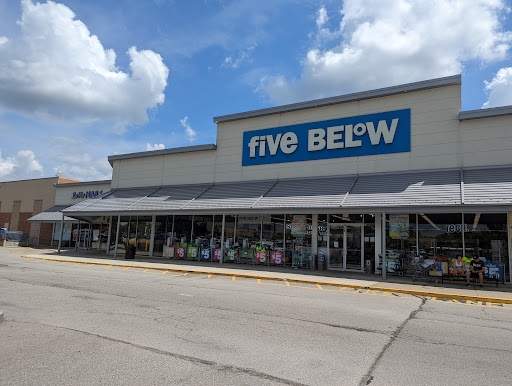 Variety Store «Five Below», reviews and photos, 1950 E Greyhound Pass #4, Carmel, IN 46033, USA