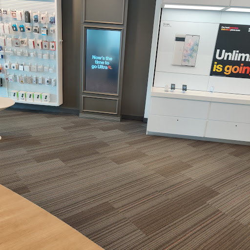 Cell Phone Store «Verizon», reviews and photos, 4926 Dressler Rd NW, Canton, OH 44718, USA
