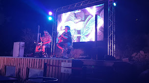 Photo n°1 de Small Podium (Camping Le Pommier) à Villeneuve-de-Berg ()