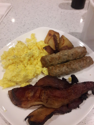 Hotel «Clarion Hotel & Aqua Lagoon Waterpark», reviews and photos, 1080 Riverdale St, West Springfield, MA 01089, USA