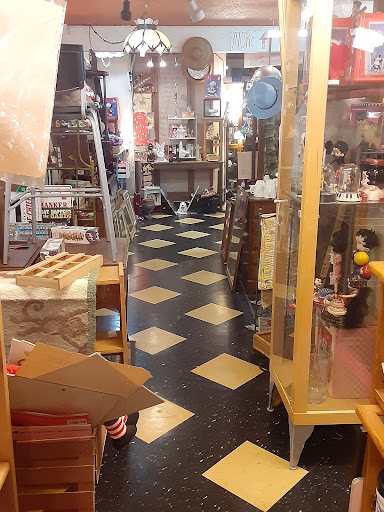 Thrift Store «Little Shop of Hoarders», reviews and photos, 2251 Main St, Springfield, OR 97477, USA