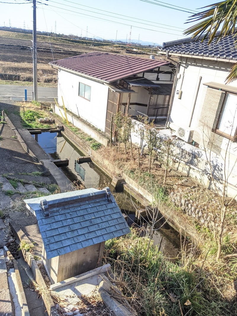 青蓮寺下の清水