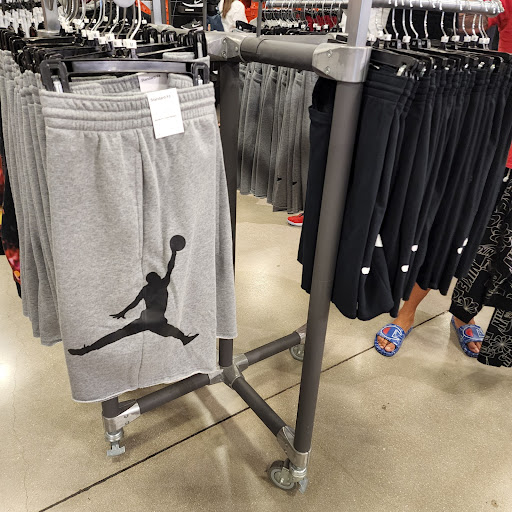 Sporting Goods Store «Nike Factory Store», reviews and photos, 5195 Factory Shops Blvd, Ellenton, FL 34222, USA