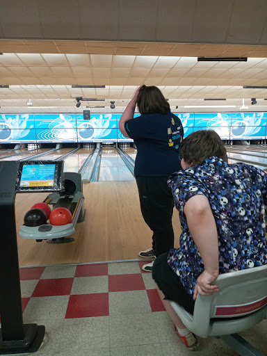 Bowling Alley «Blue Valley Lanes Inc», reviews and photos, 495 E Moorestown Rd, Wind Gap, PA 18091, USA