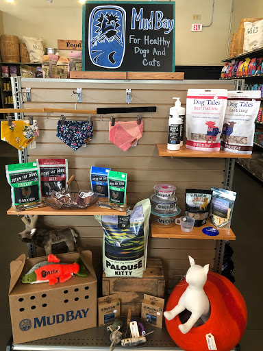 Pet Supply Store «Mud Bay», reviews and photos, 4816 Point Fosdick Dr NW, Gig Harbor, WA 98335, USA