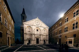 Piazza Pio II image