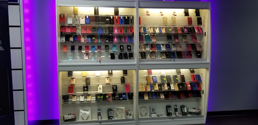 Cell Phone Store «MetroPCS Authorized Dealer», reviews and photos, 21631 Village Lakes Shopping Center Dr, Land O Lakes, FL 34639, USA