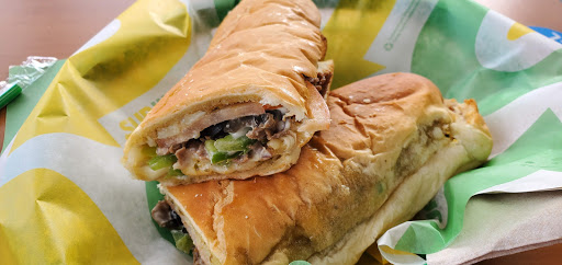 Restaurant «SUBWAY®Restaurants», reviews and photos, 928 N Mulberry St, Elizabethtown, KY 42701, USA