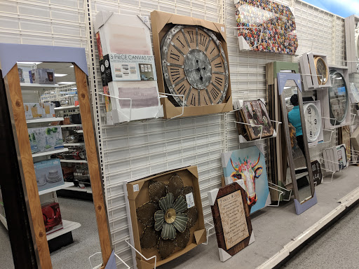 Clothing Store «Ross Dress for Less», reviews and photos, 2505 NW Federal Hwy, Stuart, FL 34994, USA