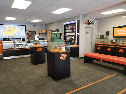 Cell Phone Store «GRECKO CONNEXION (BOOST MOBILE STORE)», reviews and photos, 3757 E 1st St, Los Angeles, CA 90063, USA