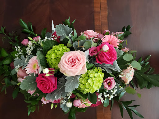 Gift Shop «Flowers By Lynn», reviews and photos, 77 Sullivan St, Wurtsboro, NY 12790, USA