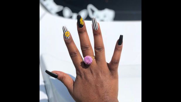 Deluxe Nail Spa 70072