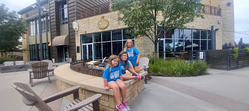 American Restaurant «Pinstripes», reviews and photos, 13500 Nall Ave, Overland Park, KS 66223, USA