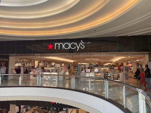 Shopping Mall «Tysons Corner Center», reviews and photos, 1961 Chain Bridge Rd, Tysons, VA 22102, USA