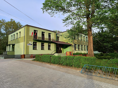 Szkoła Podstawowa w Dąbrowie Parkowa 4, 46-112 Dąbrowa, Polska