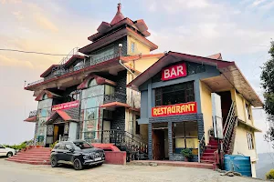 Hotel Himalayan Escape & Restaurant image