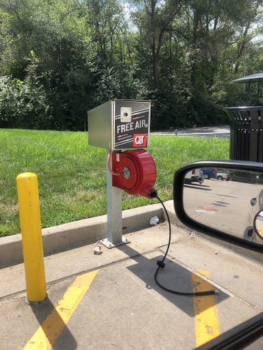 Gas Station «QuikTrip», reviews and photos, 6015 E 147th St, Grandview, MO 64030, USA