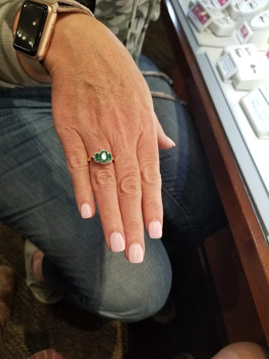 Jewelry Store «Zales - The Diamond Store», reviews and photos, 7604 Denton Hwy #220, Watauga, TX 76148, USA