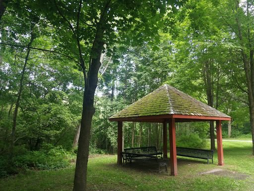 Memorial Park «Captain Stephen Olney Memorial Park», reviews and photos, Smithfield Rd, North Providence, RI 02904, USA