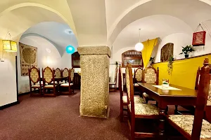 OM - indická a nepálská restaurace image