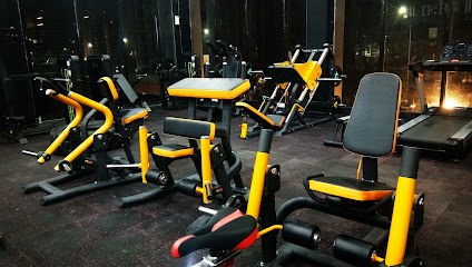 Fitness Mantraa - 1st Floor, Akash Retail, Opp. Safal Square, University Rd, Ward 2, Vesu, Surat, Gujarat 395007, India