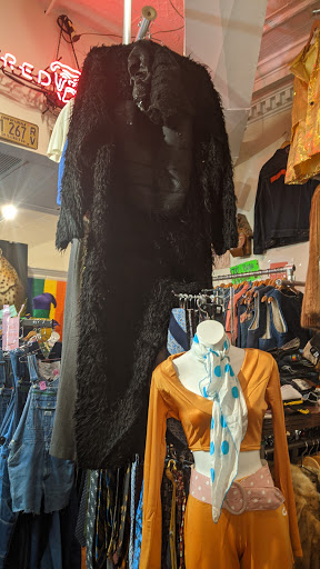 Used Book Store «The Gallery Bookstore Ltd», reviews and photos, 923 W Belmont Ave, Chicago, IL 60657, USA