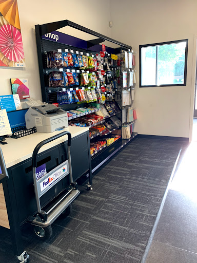 Print Shop «FedEx Office Print & Ship Center», reviews and photos, 240 N Denton Tap Rd #470, Coppell, TX 75019, USA