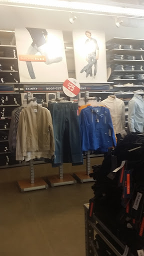 Clothing Store «Old Navy», reviews and photos, 2175 Summer St, Stamford, CT 06905, USA