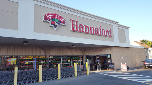 Hannaford Supermarket, 333 Brook St, Clinton, MA 01510, USA, 