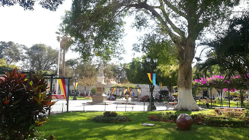 PLAZA DE ARMAS DE PIURA