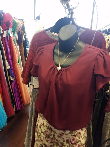 Bridal Shop «A Closet Full of Dresses», reviews and photos, 1249 N Greenfield Rd, Mesa, AZ 85205, USA