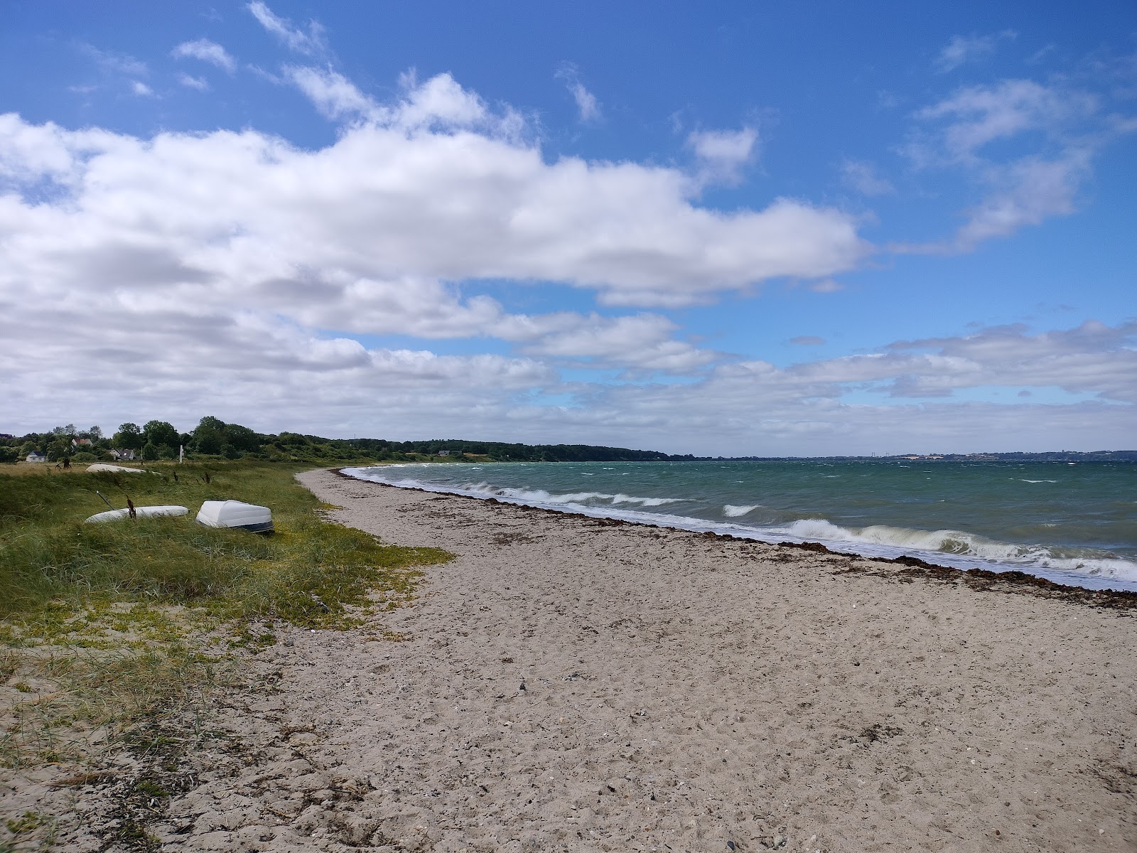 Foto van Varbjerg Beach met beige zand en stenen oppervlakte