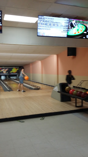 Bowling Alley «House Community Bowling Center», reviews and photos, 1140 Ribaut Rd, Beaufort, SC 29902, USA