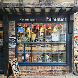 Parlormade Scone House