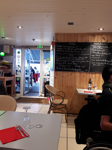 Restaurant L'Esquirey sur le Port Ostréicole d'Andernos à Andernos-les-Bains